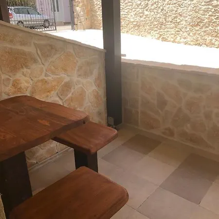 Tonka Apartament *