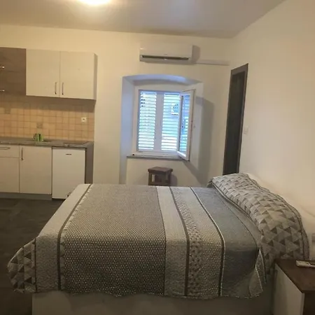 Tonka Apartment *