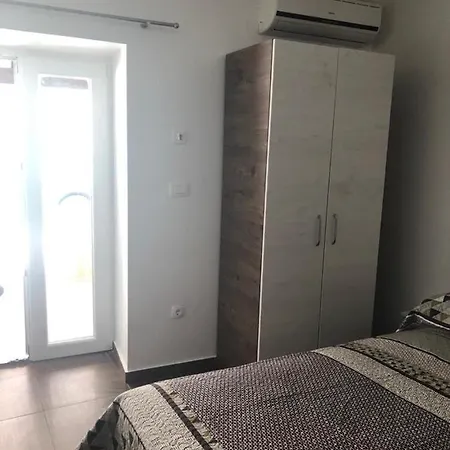 Tonka Apartment *