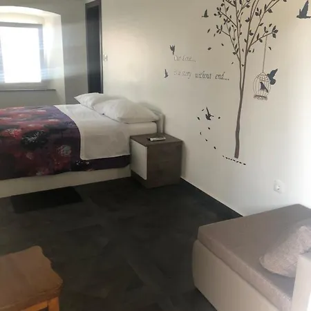 Апартаменти Tonka